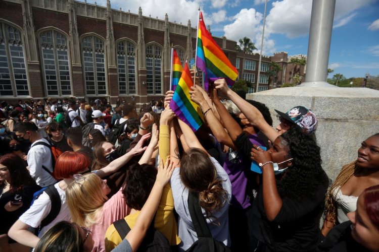 Baby Boomer Professors Join Student Protests, Risking Arrest and Violence